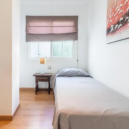 Flatguest Triana Urbano Апартаменти *